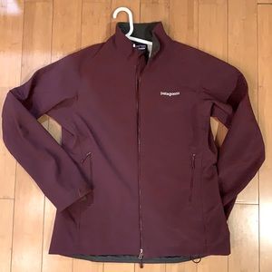 Patagonia Women’s Jacket with Windbloc. Size Large. Plum color.